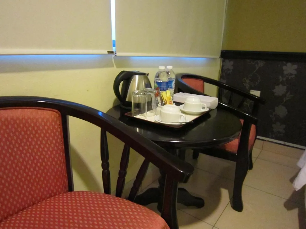 Oyo 151 Twin Hotel Kuala Lumpur 2*,
